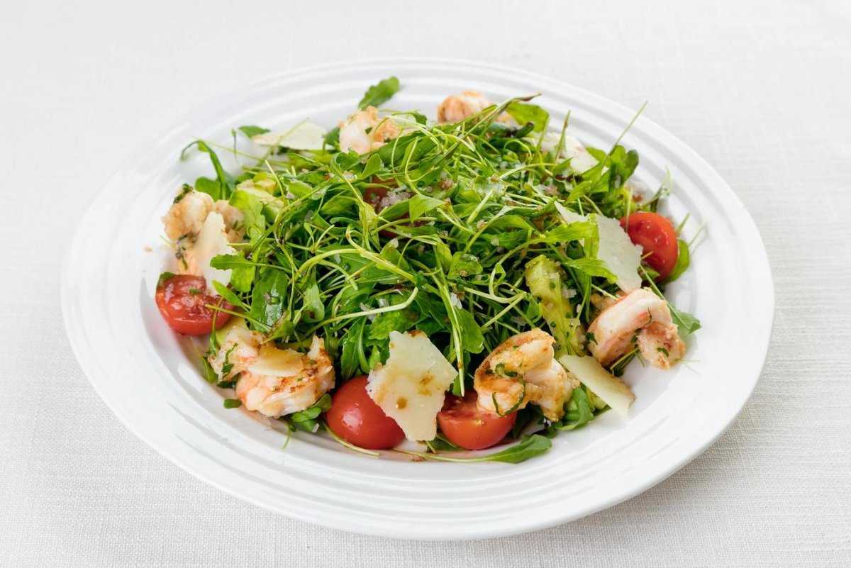 Салат с креветками — 12 самых вкусных и простых рецептов