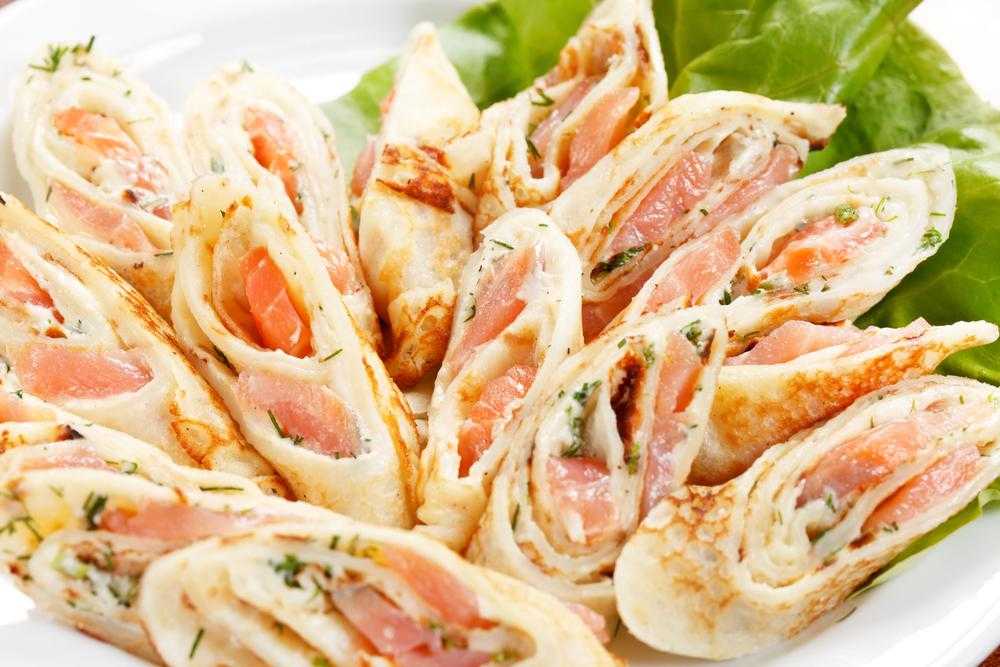 Блины с красной рыбой и творожным сыром