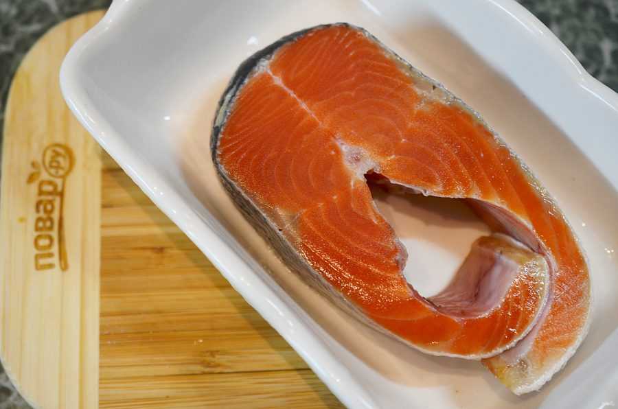 Как вкусно и быстро запечь нежного лосося в духовке