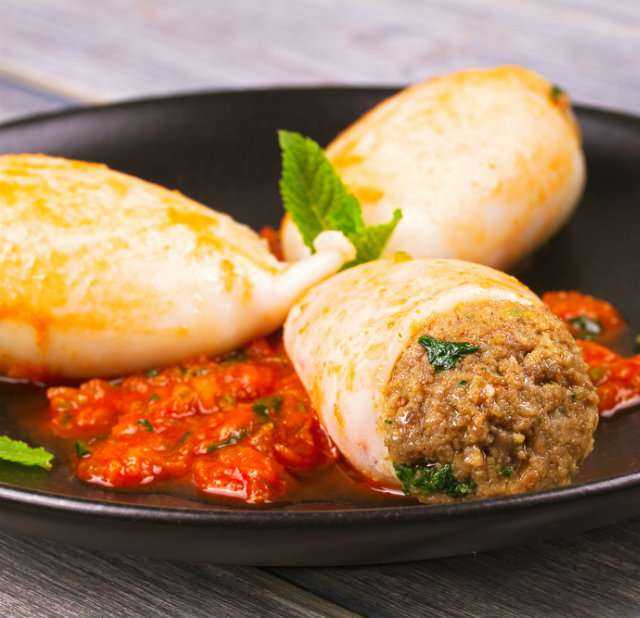 Жареные кальмары с луком – 6 очень вкусных рецептов приготовления