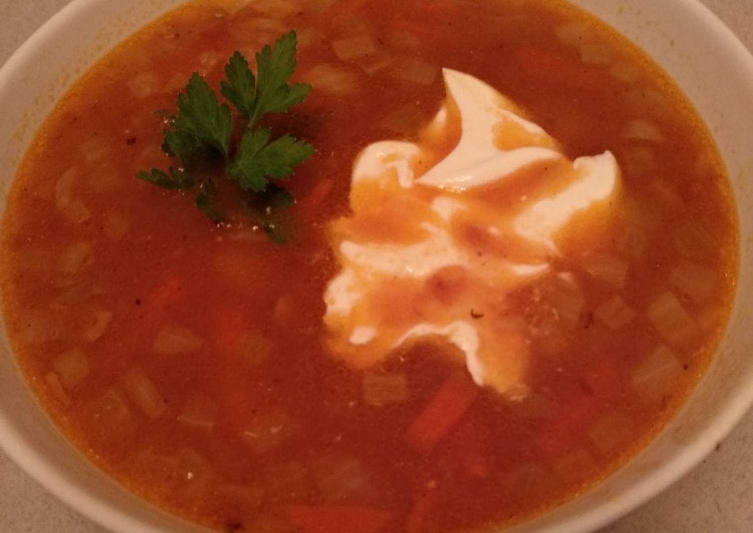 Суп из консервы рыбной в томате. Суп с килькой в томатном. Суп из консервы килька. Суп из консервы килька в томатном соусе. Суп из кильки в томате.