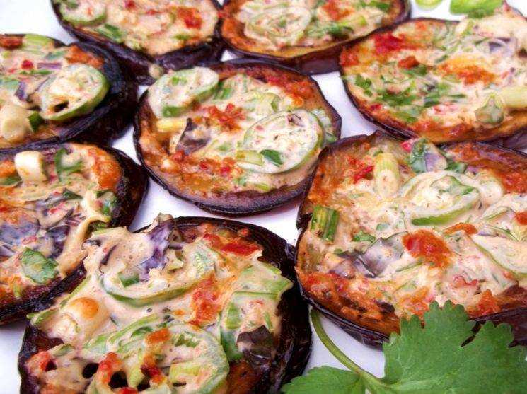 Рулетики из баклажанов с орехами: самые вкусные рецепты