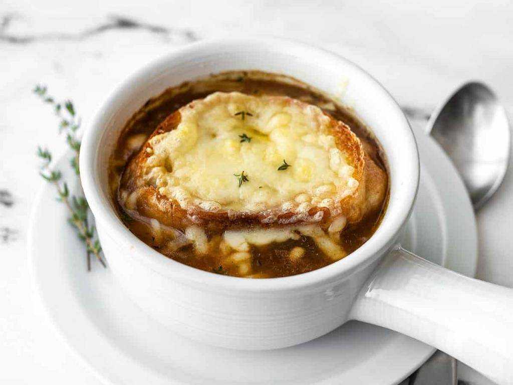 Французский луковый суп: классический рецепт