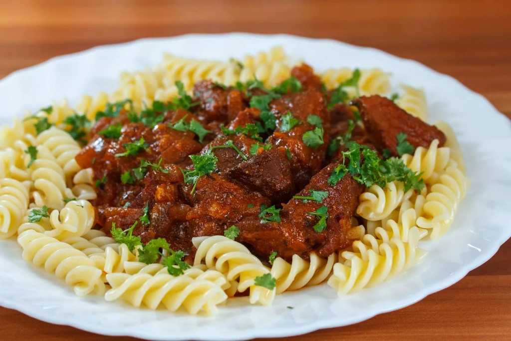 Азу из говядины с солеными огурцами - 5 рецептов с фото пошагово