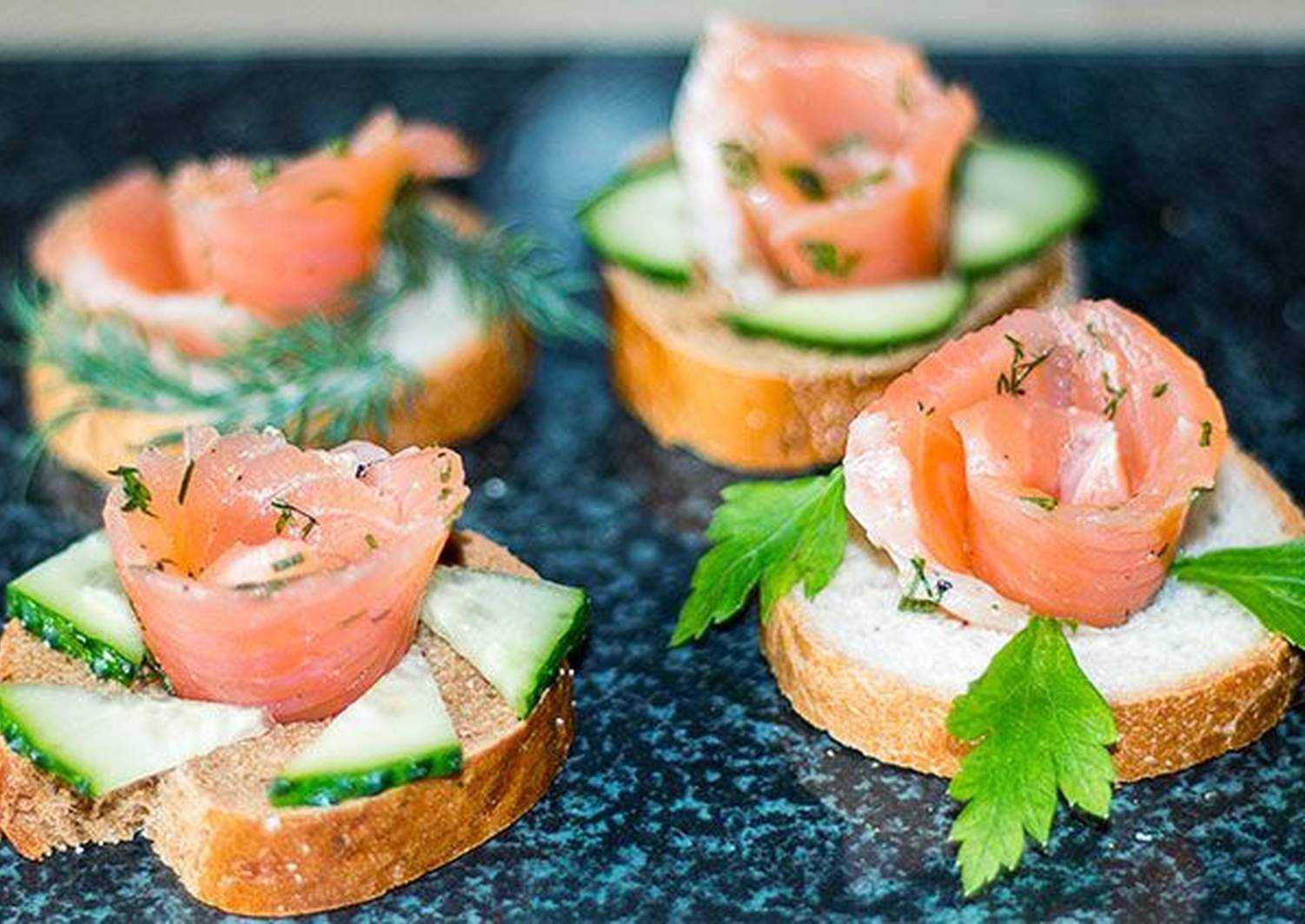 Бутерброды с семгой: 5 рецептов на праздничный стол (простые и вкусные)