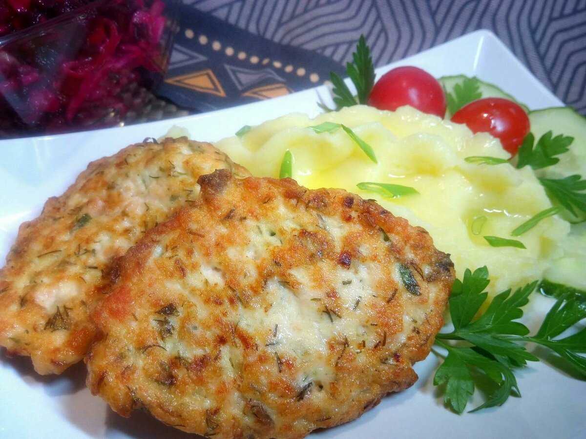 Куриные котлеты с грибами внутри, простой пошаговый рецепт приготовления с фото