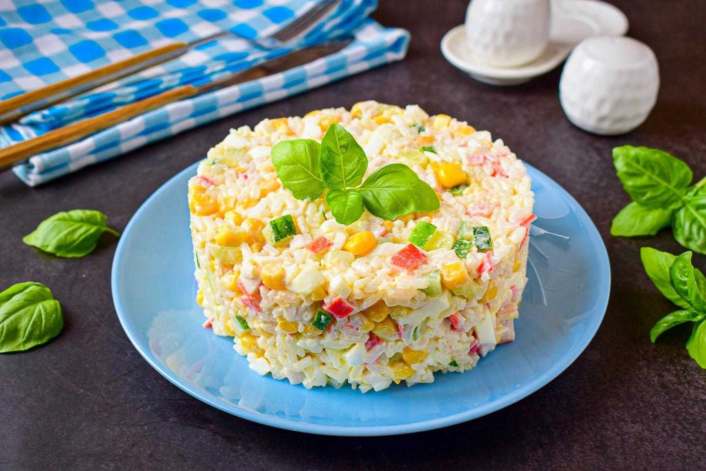 Очень вкусные салаты с крабовыми палочками - 15 рецептов с фото и видео