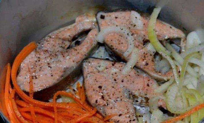 Тушеная рыба в мультиварке с овощами, как тушить с морковкой и луком