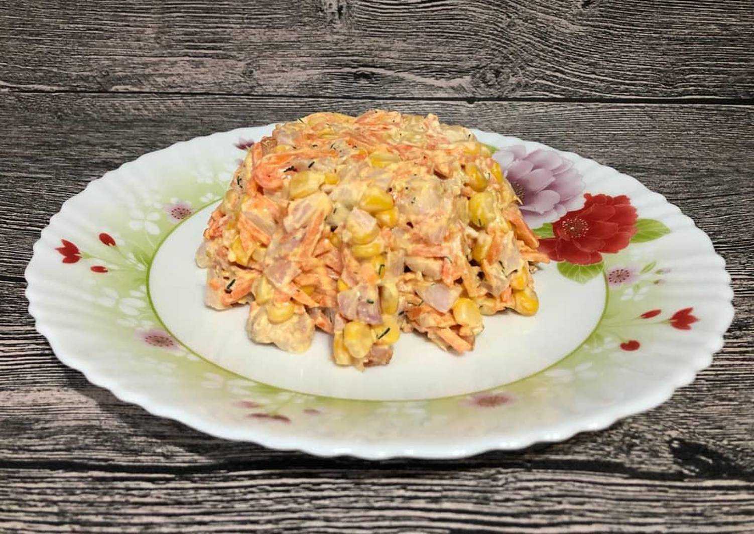 Салат с копченой курицей и ананасами - 9 очень вкусных классических  рецептов 