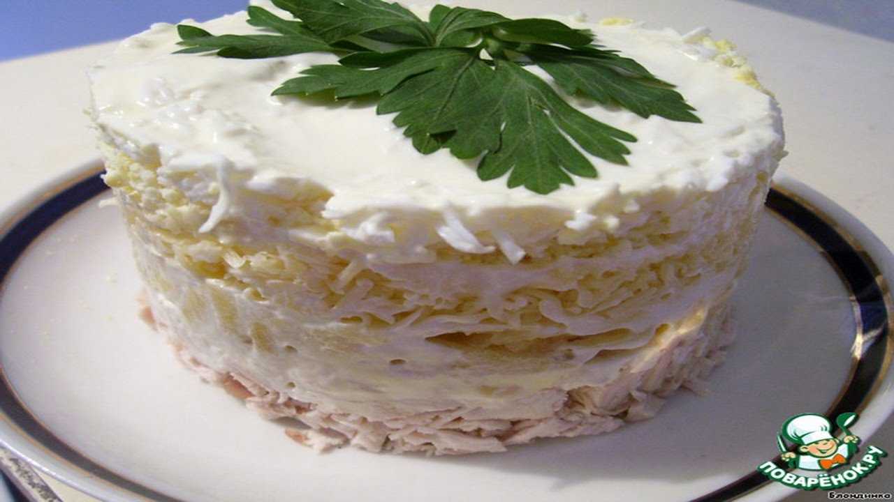 Салат с плавленным сыром и курицей - 7 рецептов с фото пошагово
