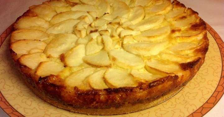 Творожно-яблочный пирог – 8 вкусных рецептов