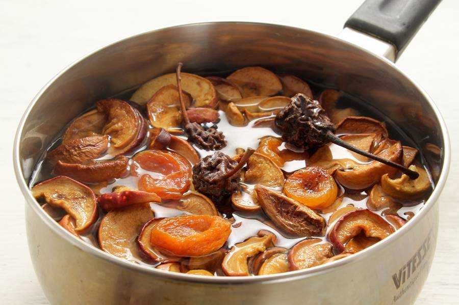 Компот из сухофруктов, как правильно варить вкусный и полезный напиток.