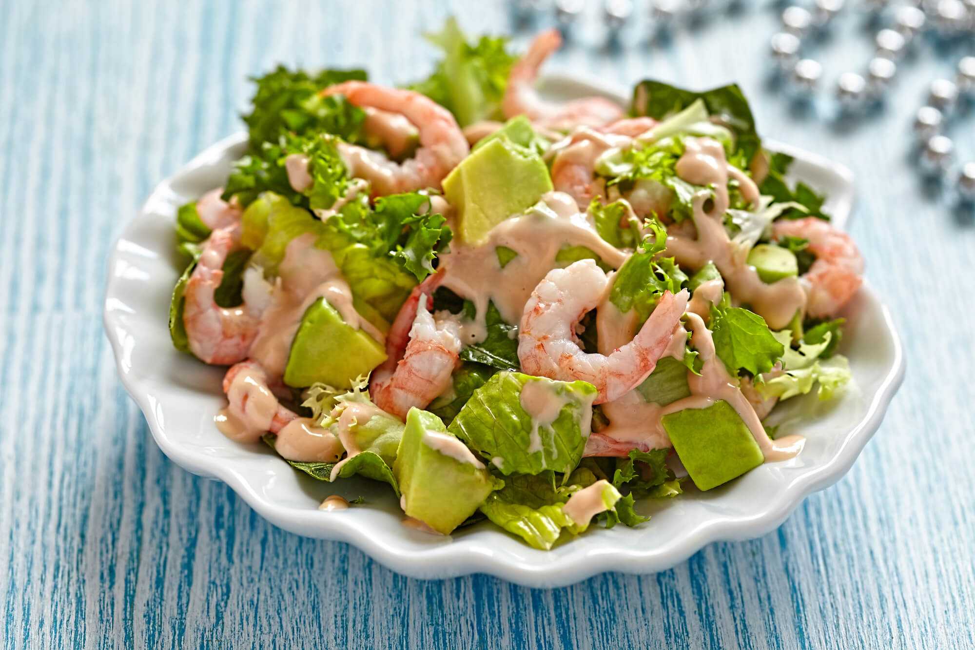 Салат с креветками – 10 самых вкусных и простых рецептов с пошаговыми фото