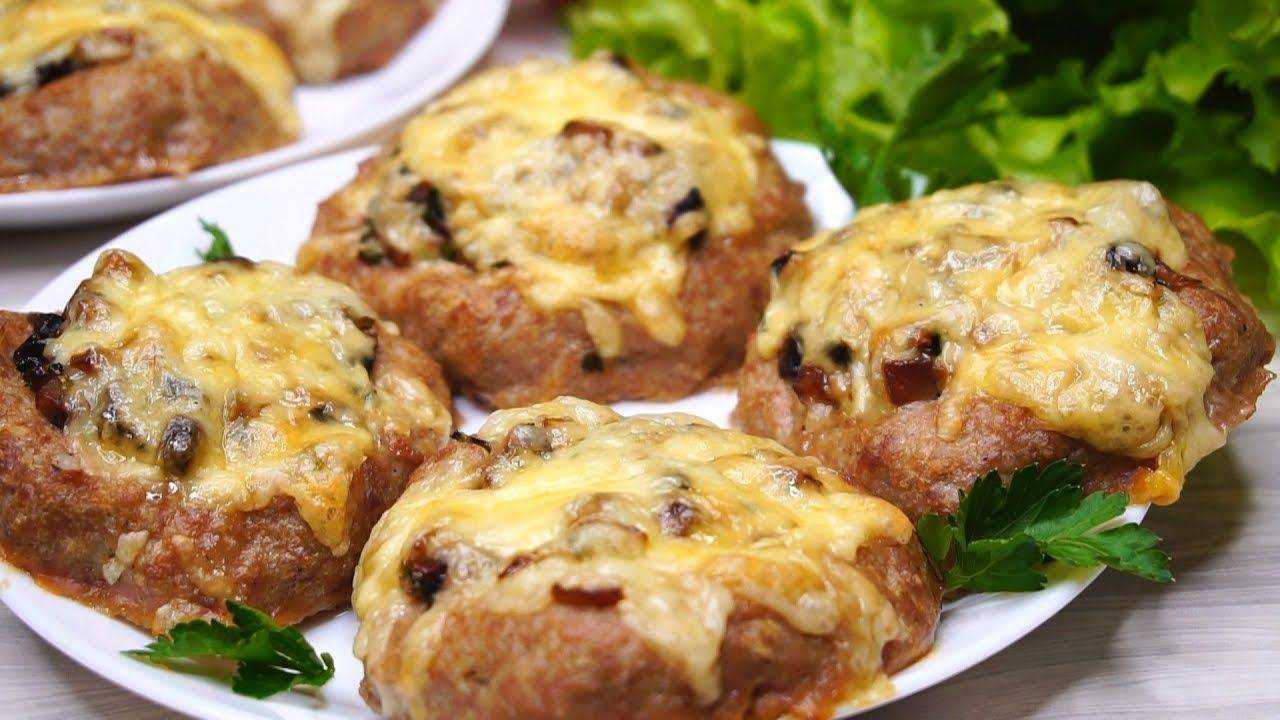 Куриные рулетики с грибами и сыром в сливочном соусе