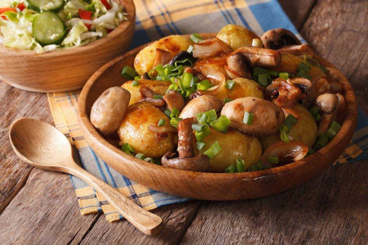 Жульен с грибами и курицей — 5 классических рецептов в духовке