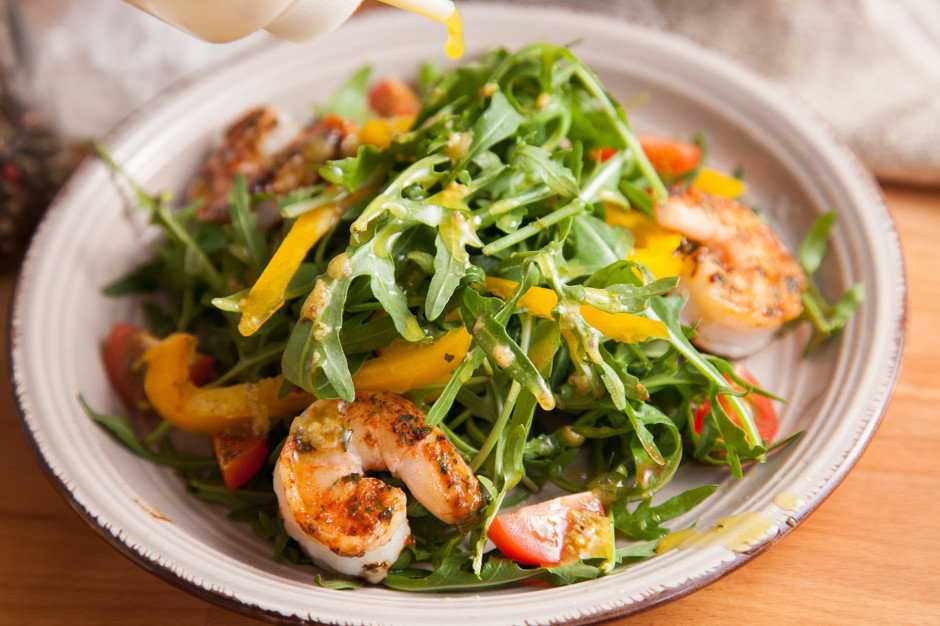 Салат с рукколой и креветками – 8 рецептов