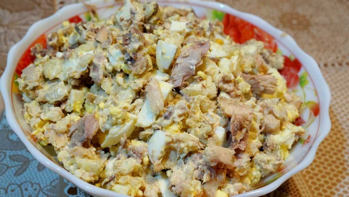 Салат мимоза с рыбными консервами