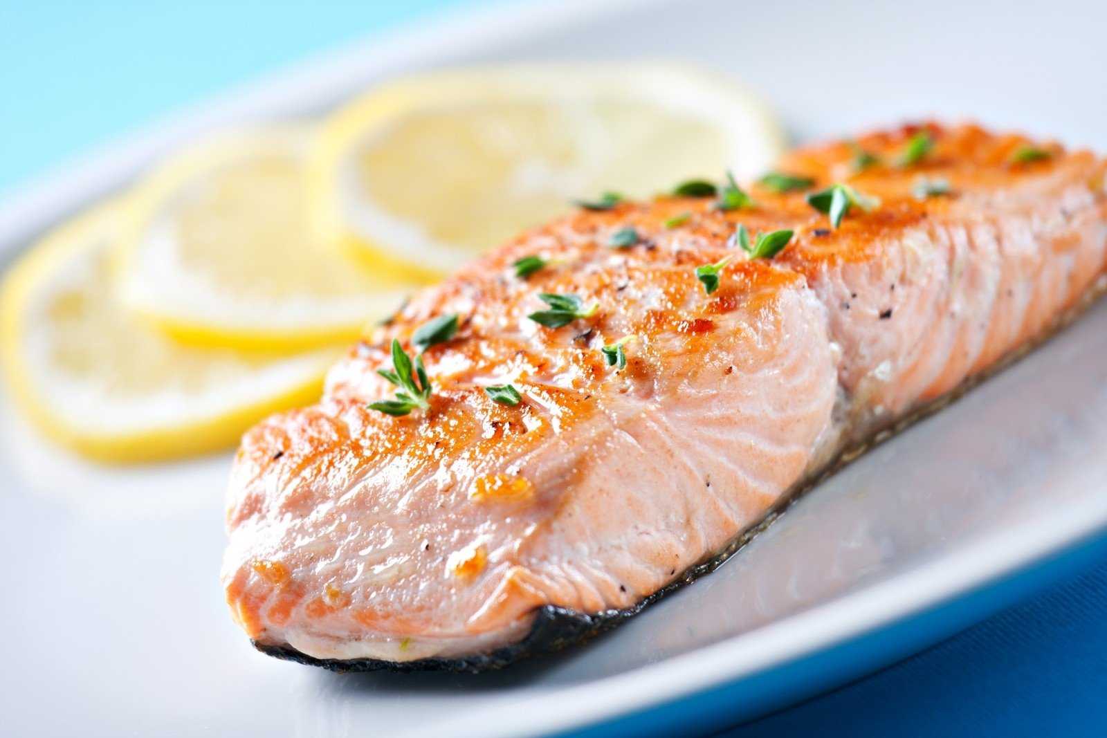 Рыба запеченная в духовке: 10 вкусных рецептов