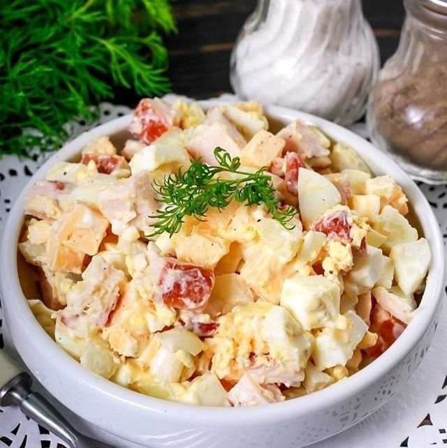 Салат «невеста» с копченой курицей – рецепт