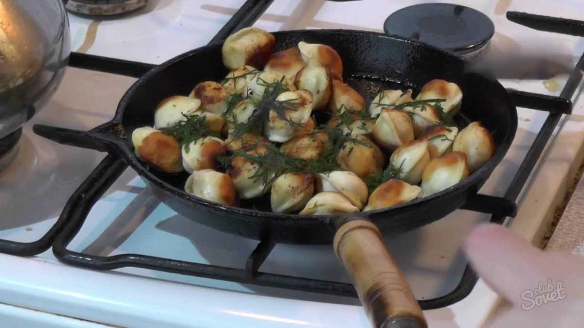 Жареные пельмени на сковороде — 9 рецептов