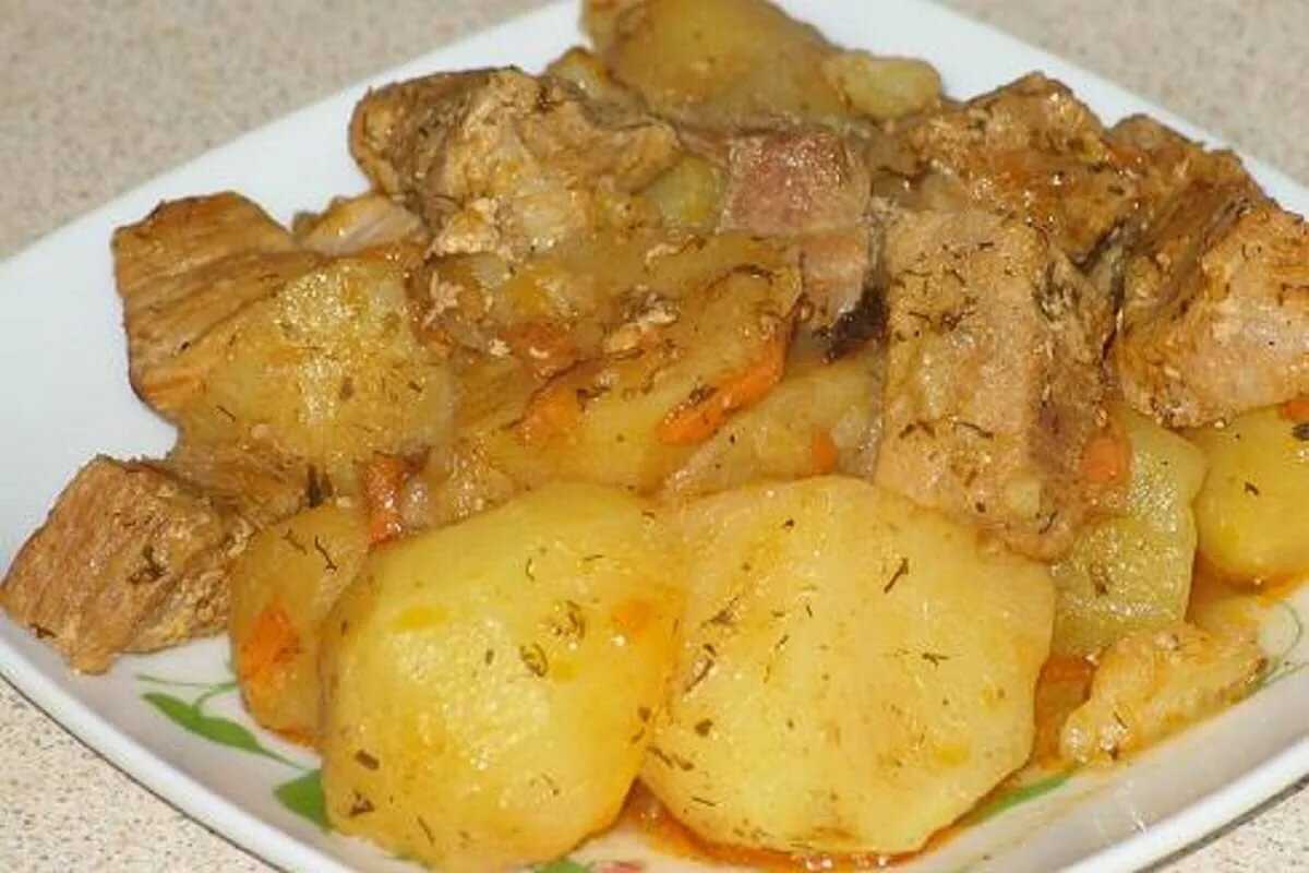 Картошка в духовке с мясом и сыром: 5 вкусных рецептов