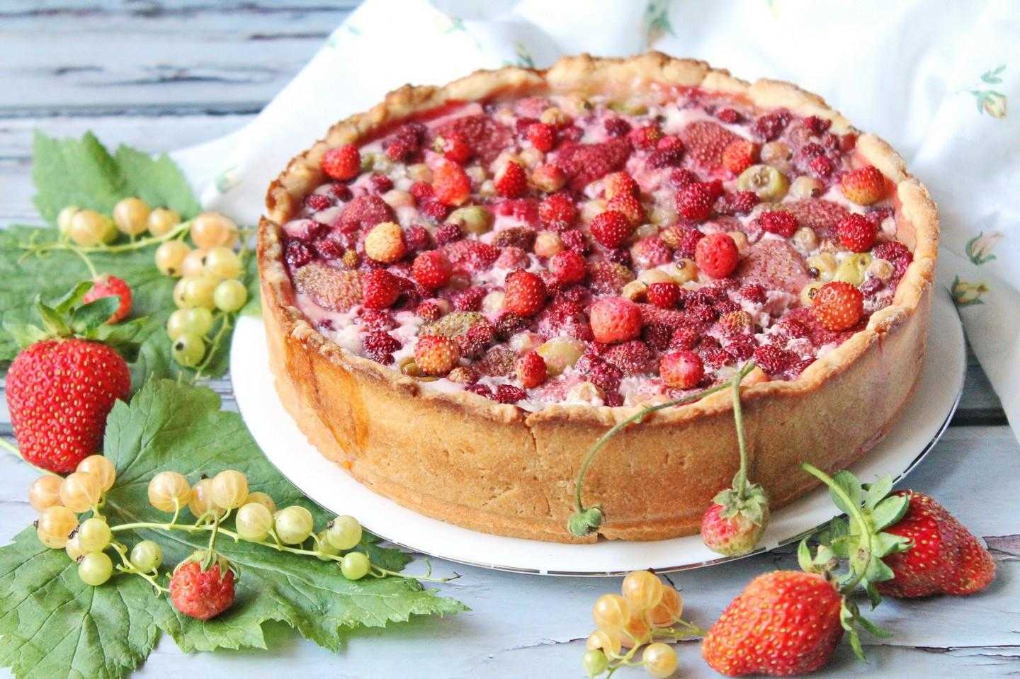 Пирог с вишней в духовке - самые вкусные и простые рецепты