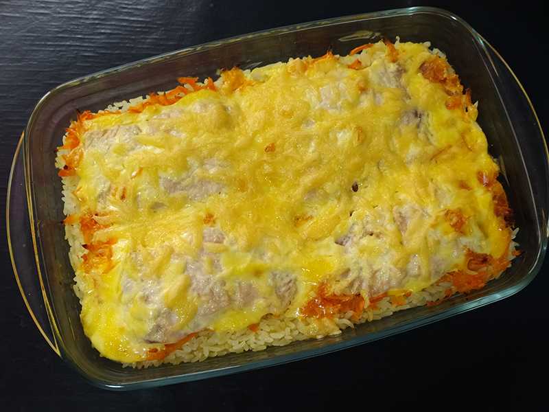 Куриные бедрышки с рисом в духовке - рассыпчатый и ароматный вкус: рецепт с фото