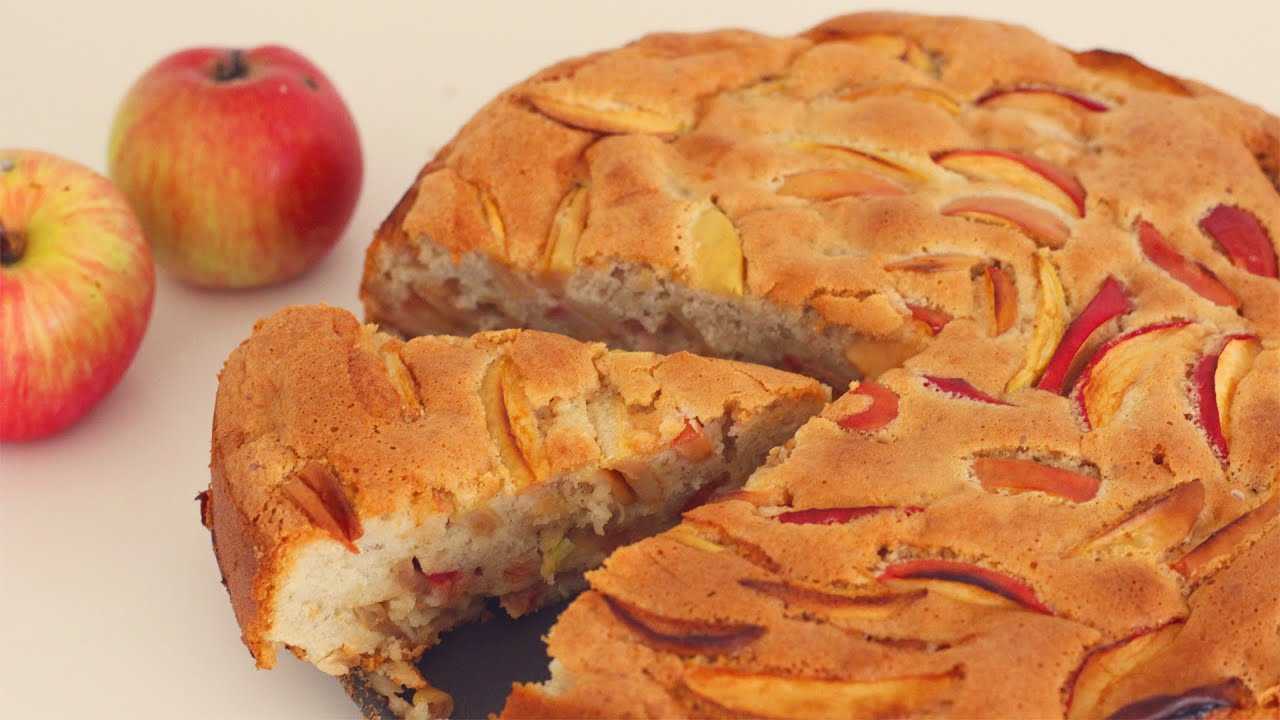 Пышная шарлотка с яблоками в духовке — 10 лучших рецептов — тортомарафон