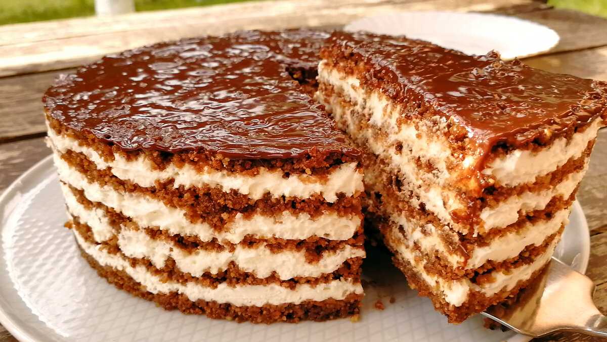 Торт из печенья: десерты на скорую руку