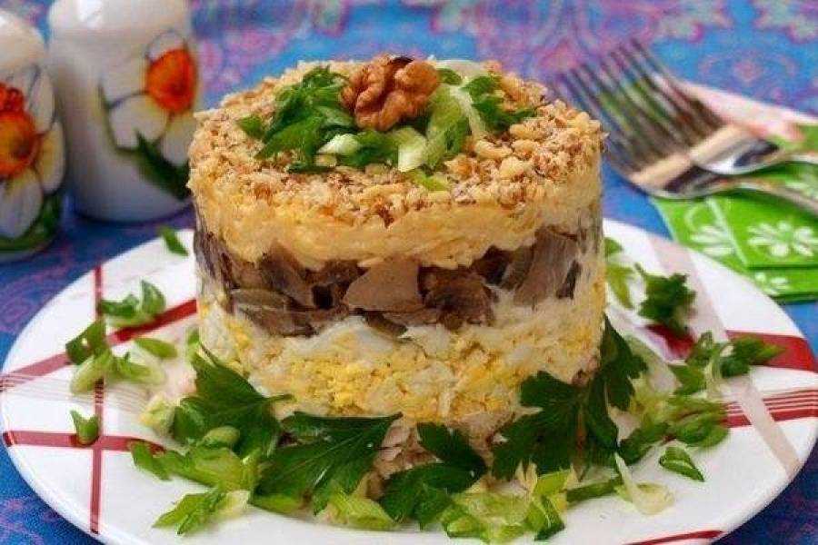 Салат с жареными шампиньонами — 9 самых простых и вкусных рецептов
