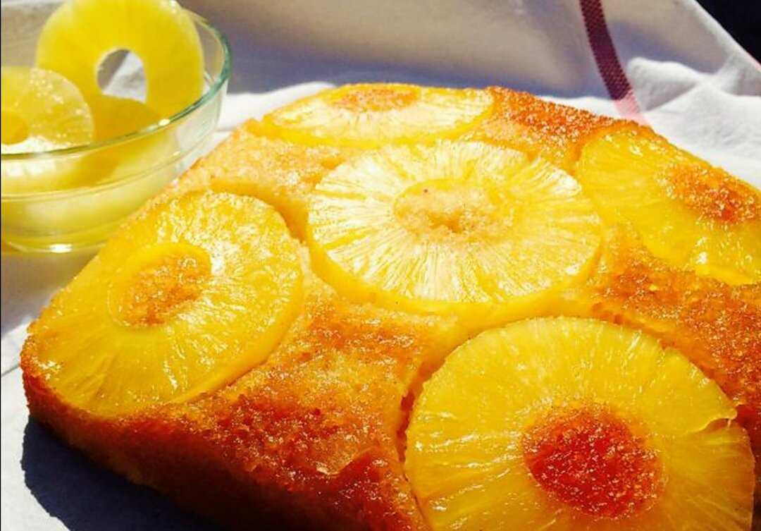 Пирог-перевертыш с фруктами