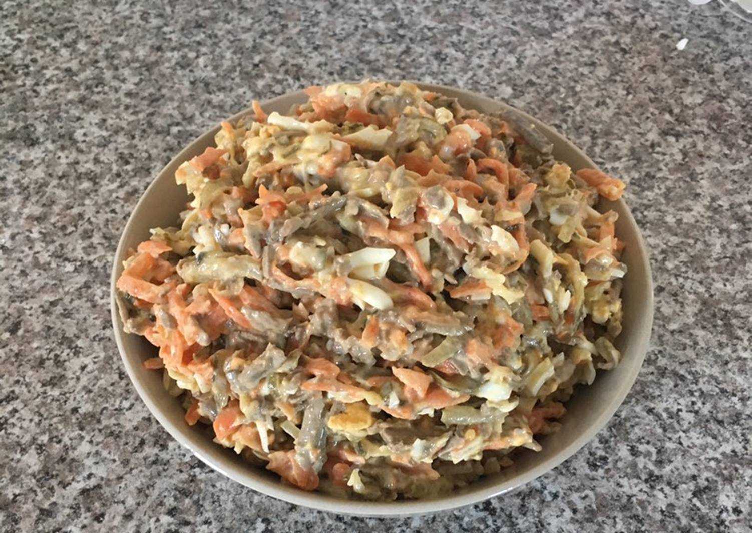 Салат «обжорка» с печенью и солеными огурцами слоями - рецепт с фото пошагово
