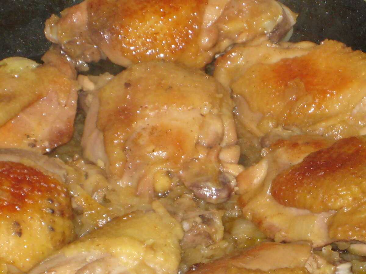 Куриные бедра на сковороде: как правильно и вкусно пожарить бедрышки