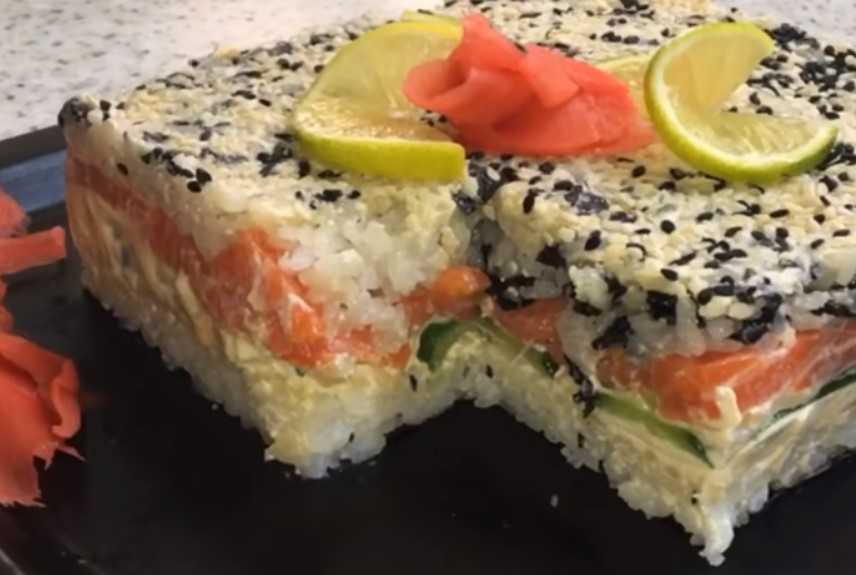 Ленивые суши. салат суши рецепт, пошаговый, с красной рыбой, филадельфия, с авокадо, слоями